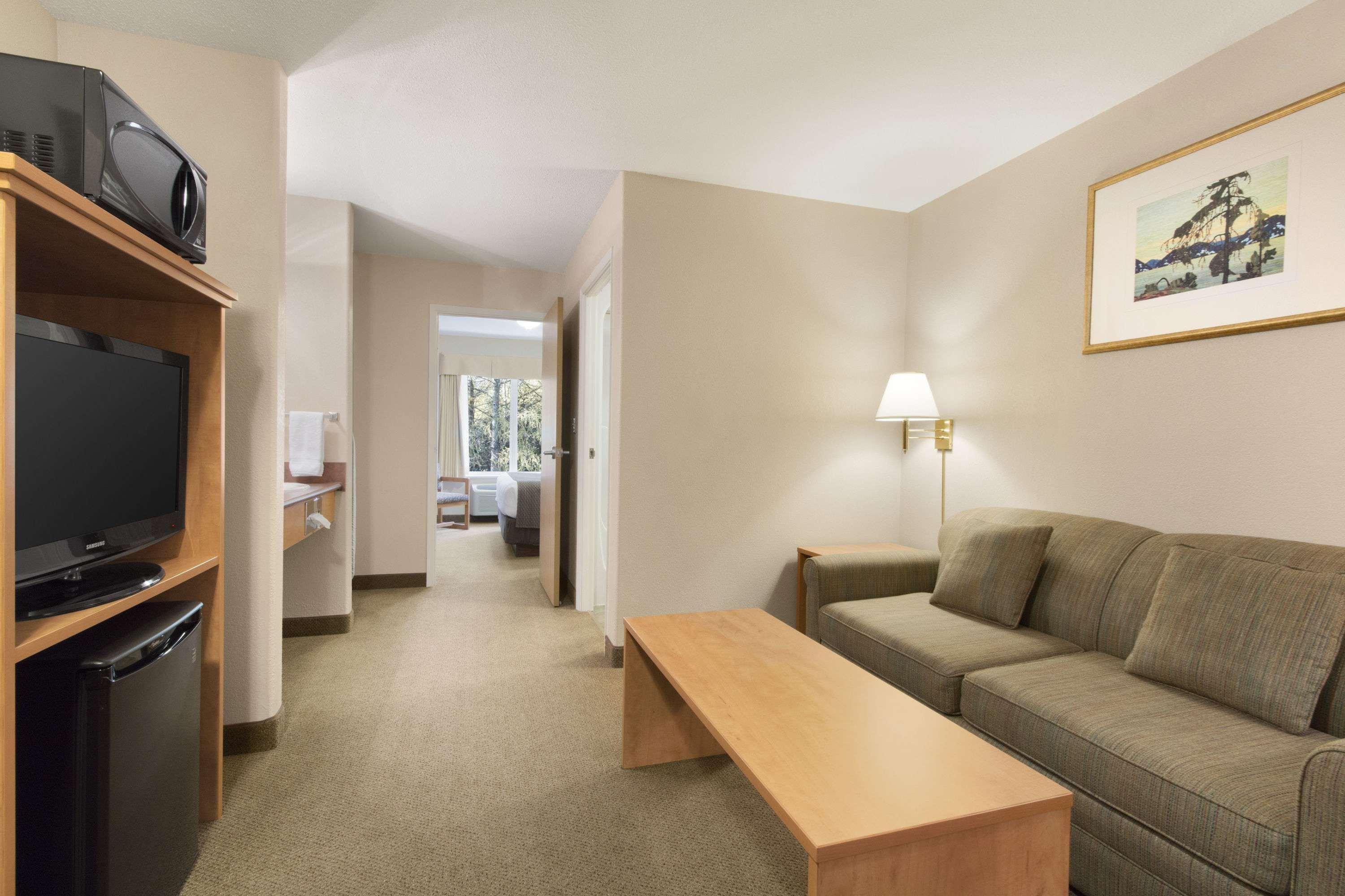 Days Inn & Suites By Wyndham Thunder Bay Exterior foto