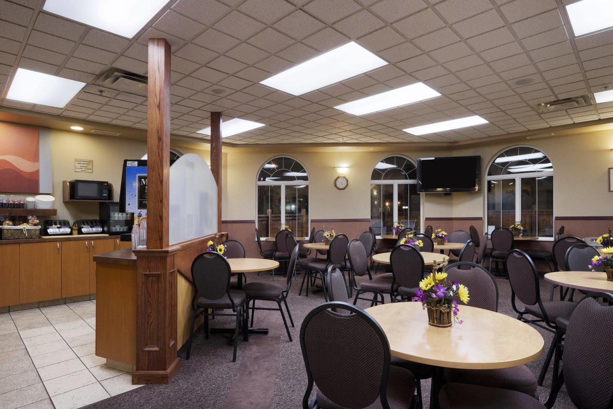 Days Inn & Suites By Wyndham Thunder Bay Exterior foto